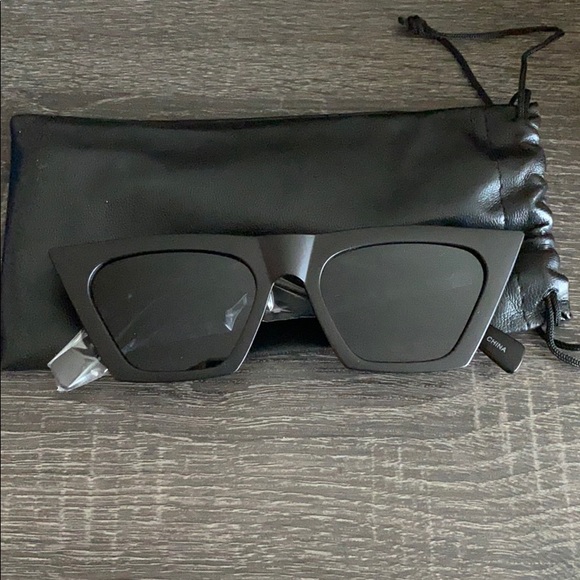 MISS LOLA sunglasses - Picture 2 of 2